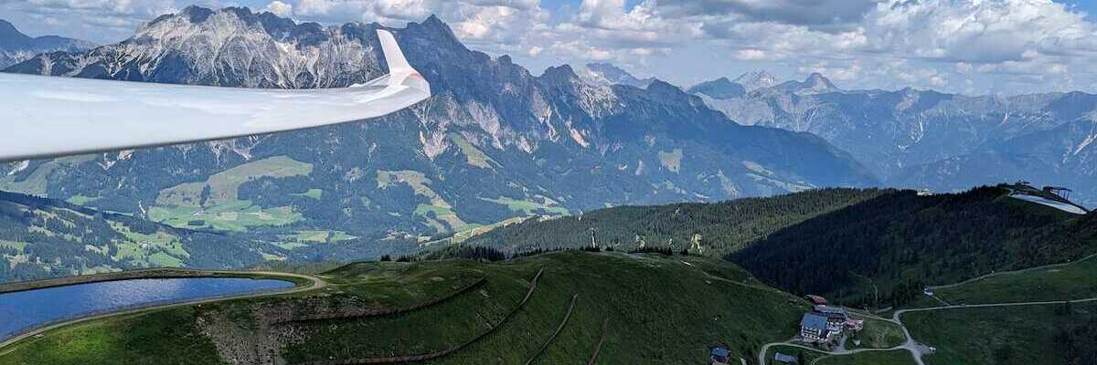 Verortung via Georeferenzierung der Kamera: Aufgenommen in der Nähe von Gemeinde Saalbach-Hinterglemm, Österreich in 2100 Meter